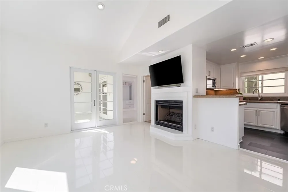 2830 2nd Avenue Corona del Mar, CA 92625