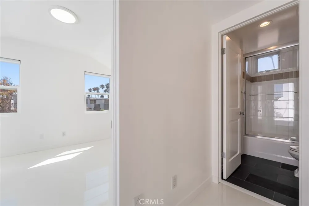 2830 2nd Avenue Corona del Mar, CA 92625