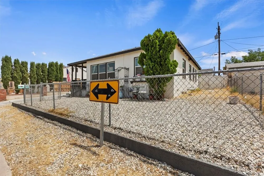 112 W Grandview Drive Barstow, CA 92311