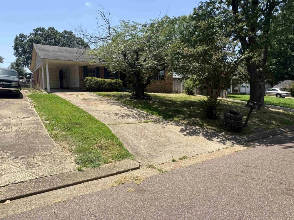 1841 BROOKHAVEN DR Southaven, MS 38671