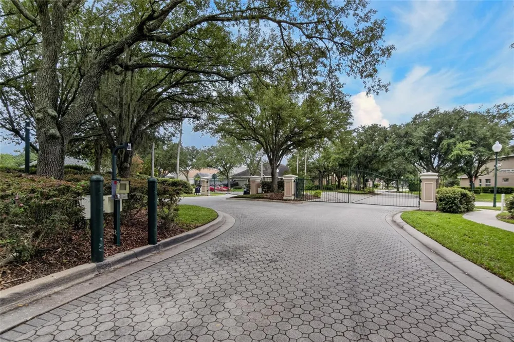 10103 DEERCLIFF DRIVE Tampa, FL 33647
