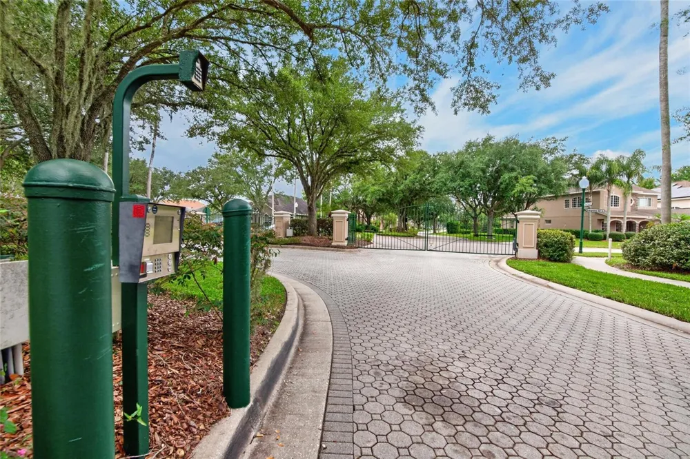 10103 DEERCLIFF DRIVE Tampa, FL 33647