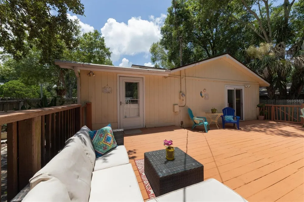900 BEVERLY AVENUE Largo, FL 33770
