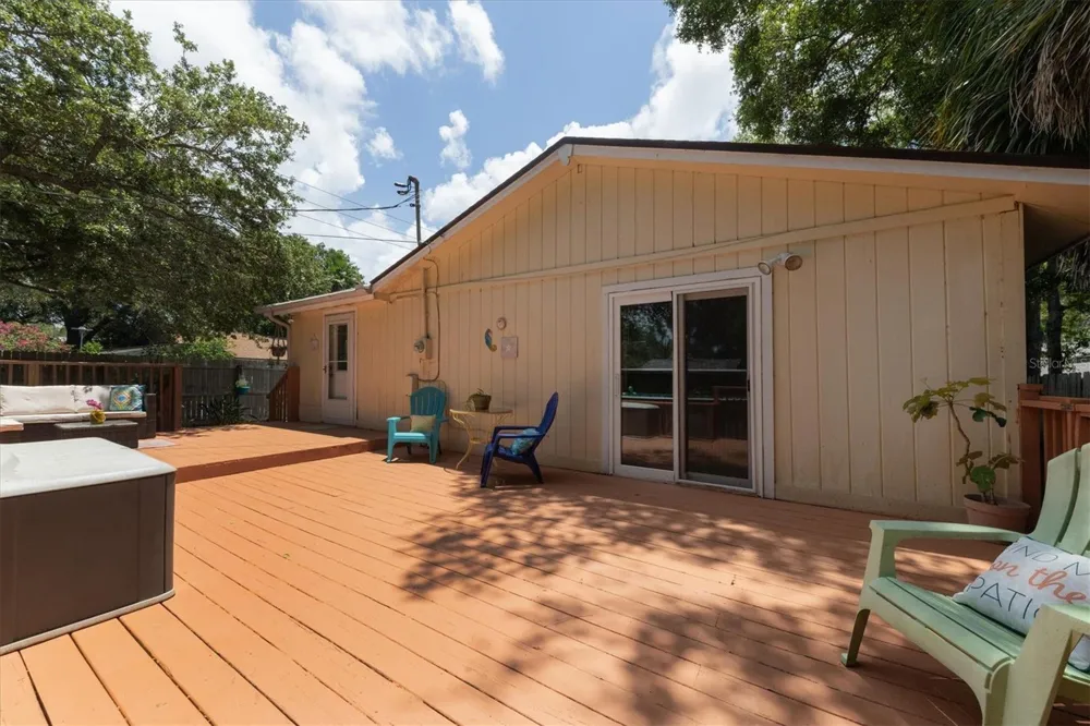 900 BEVERLY AVENUE Largo, FL 33770