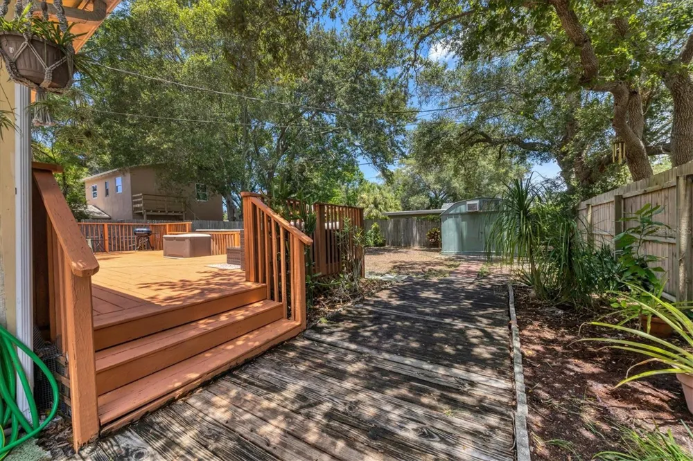 900 BEVERLY AVENUE Largo, FL 33770