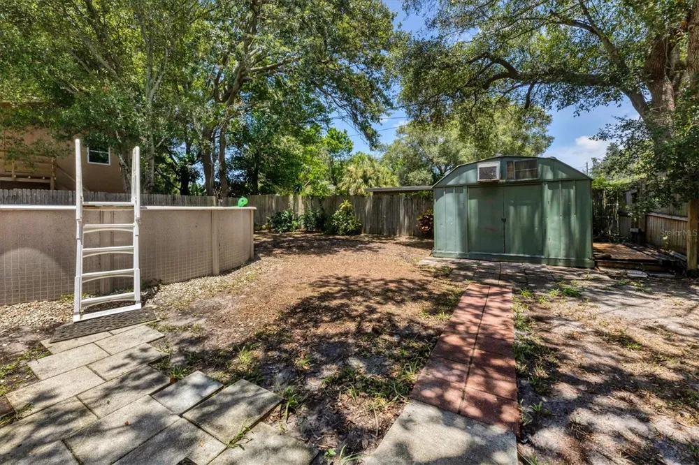 900 BEVERLY AVENUE Largo, FL 33770
