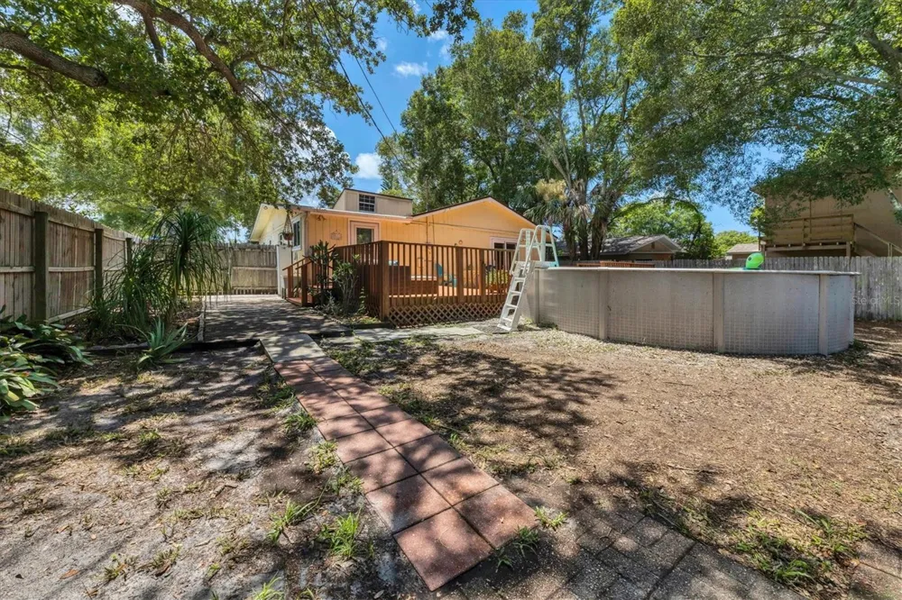 900 BEVERLY AVENUE Largo, FL 33770
