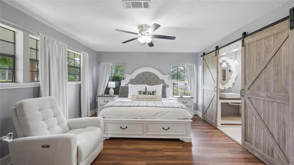 100 E Hill Ranch Lane New Waverly, TX 77358