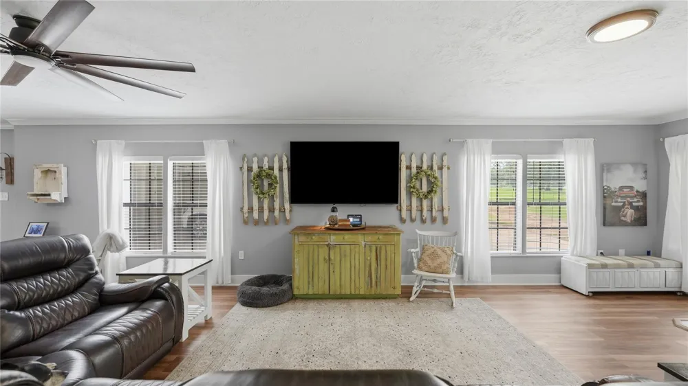 100 E Hill Ranch Lane New Waverly, TX 77358