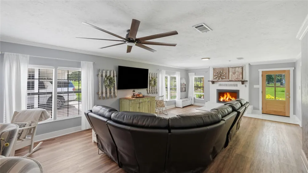 100 E Hill Ranch Lane New Waverly, TX 77358