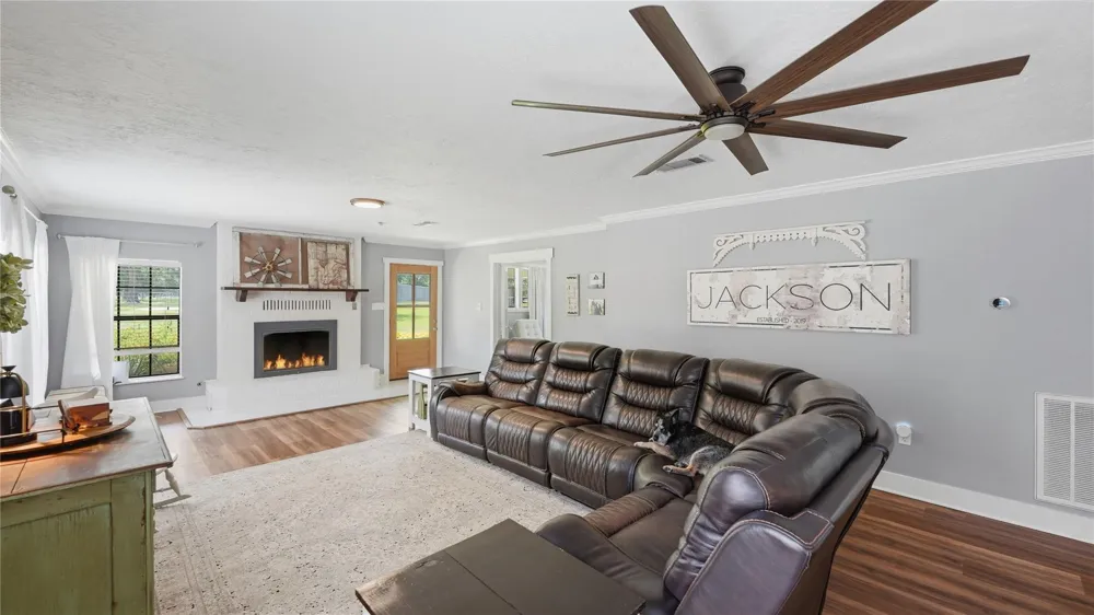 100 E Hill Ranch Lane New Waverly, TX 77358