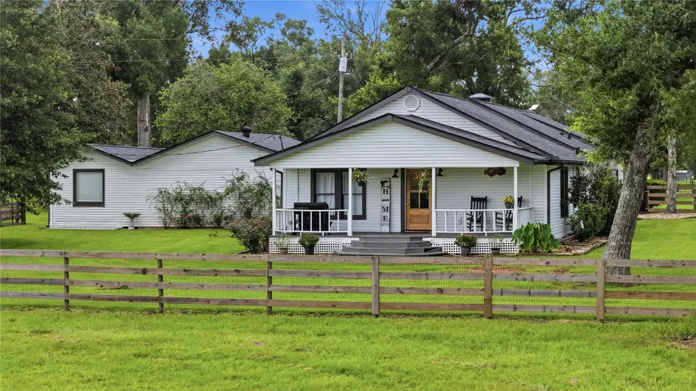 100 E Hill Ranch Lane New Waverly, TX 77358