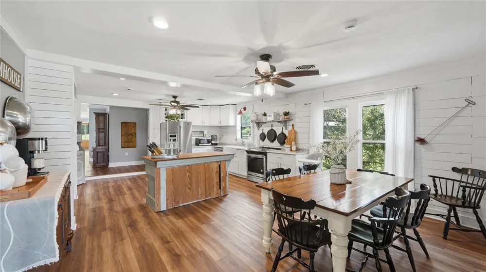 100 E Hill Ranch Lane New Waverly, TX 77358