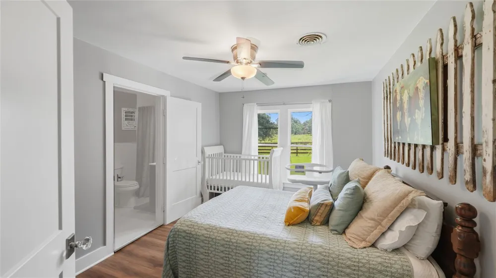 100 E Hill Ranch Lane New Waverly, TX 77358