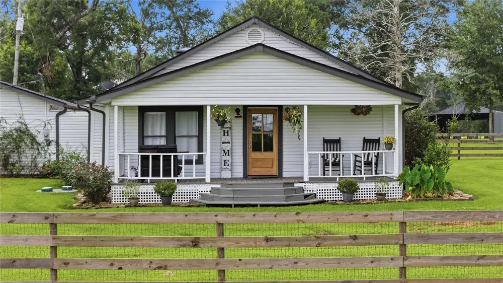 100 E Hill Ranch Lane New Waverly, TX 77358