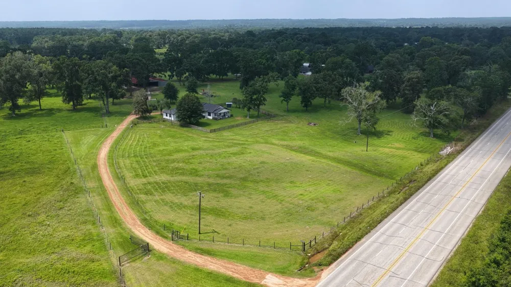100 E Hill Ranch Lane New Waverly, TX 77358