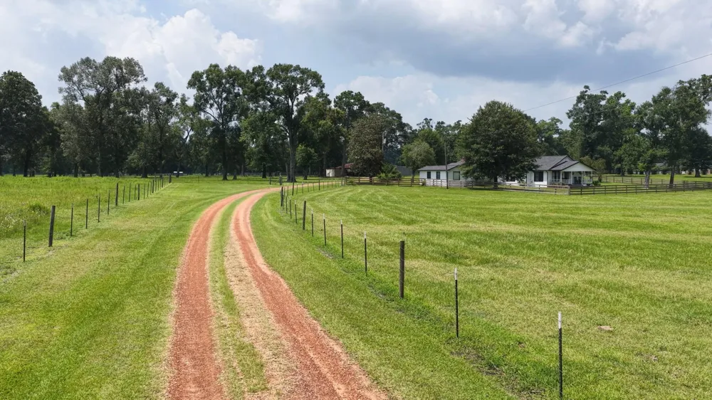 100 E Hill Ranch Lane New Waverly, TX 77358
