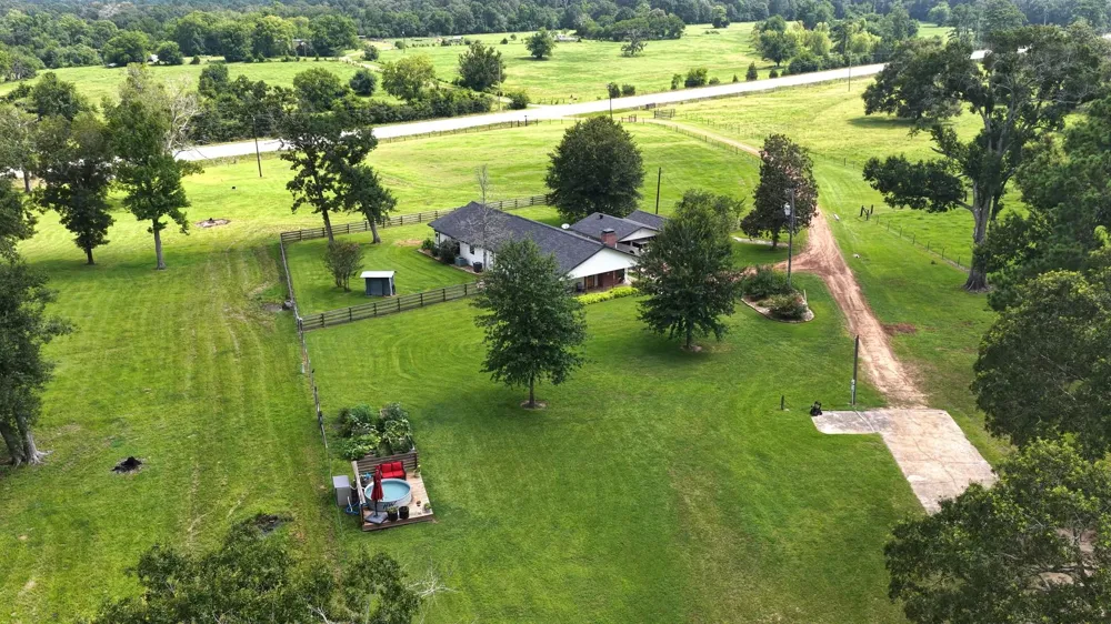 100 E Hill Ranch Lane New Waverly, TX 77358