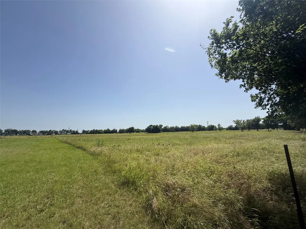 895 County Road 1006 Celeste, TX 75423