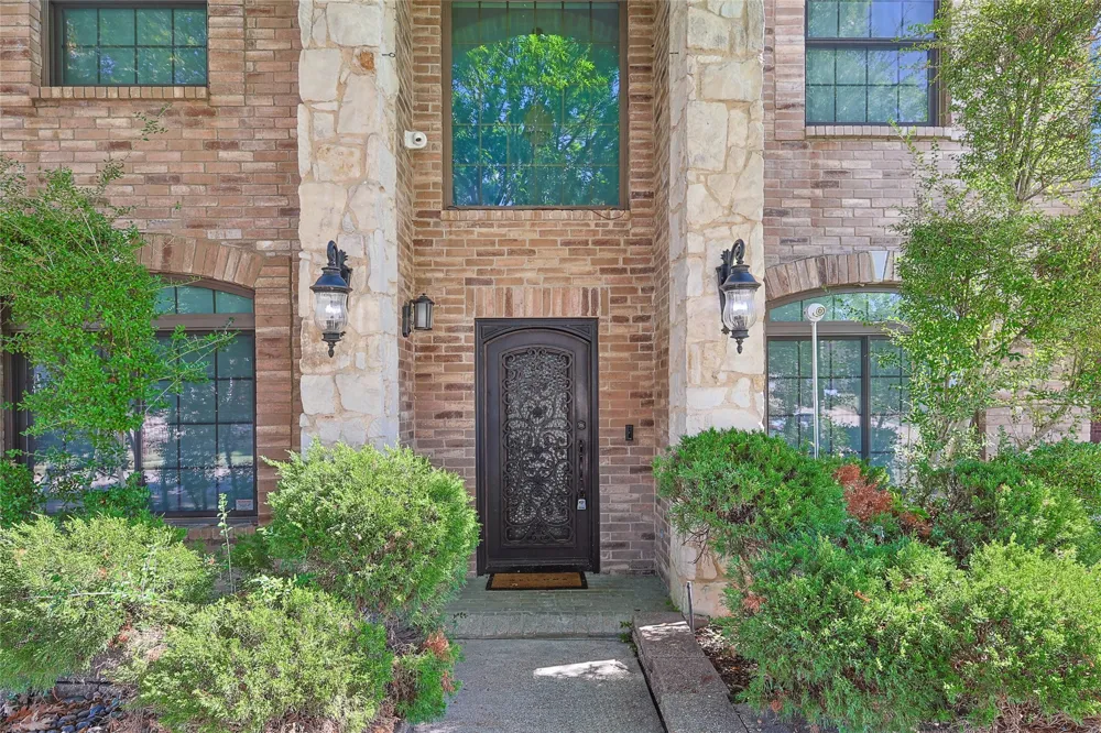 1088 Pondview Drive Cedar Hill, TX 75104