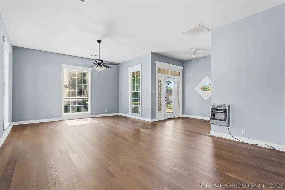 302 S 10 Madill, OK 73446