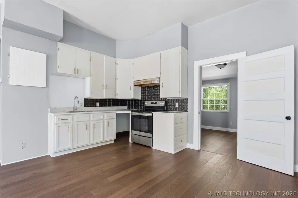 302 S 10 Madill, OK 73446