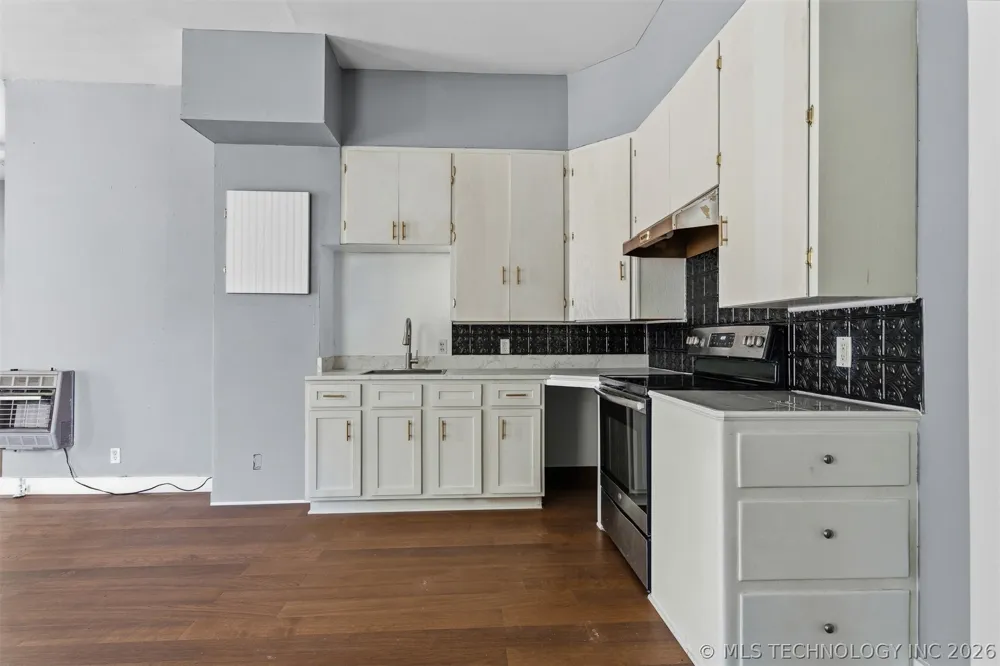 302 S 10 Madill, OK 73446