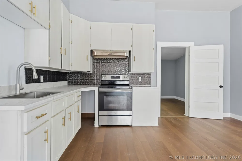 302 S 10 Madill, OK 73446