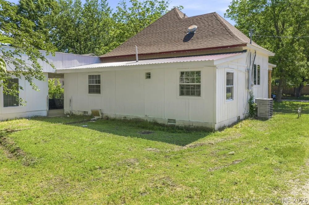 302 S 10 Madill, OK 73446