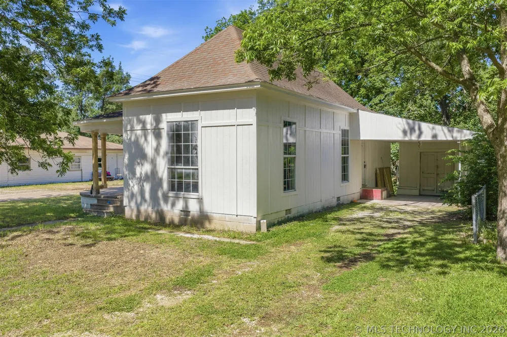 302 S 10 Madill, OK 73446