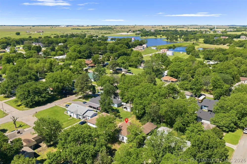 302 S 10 Madill, OK 73446