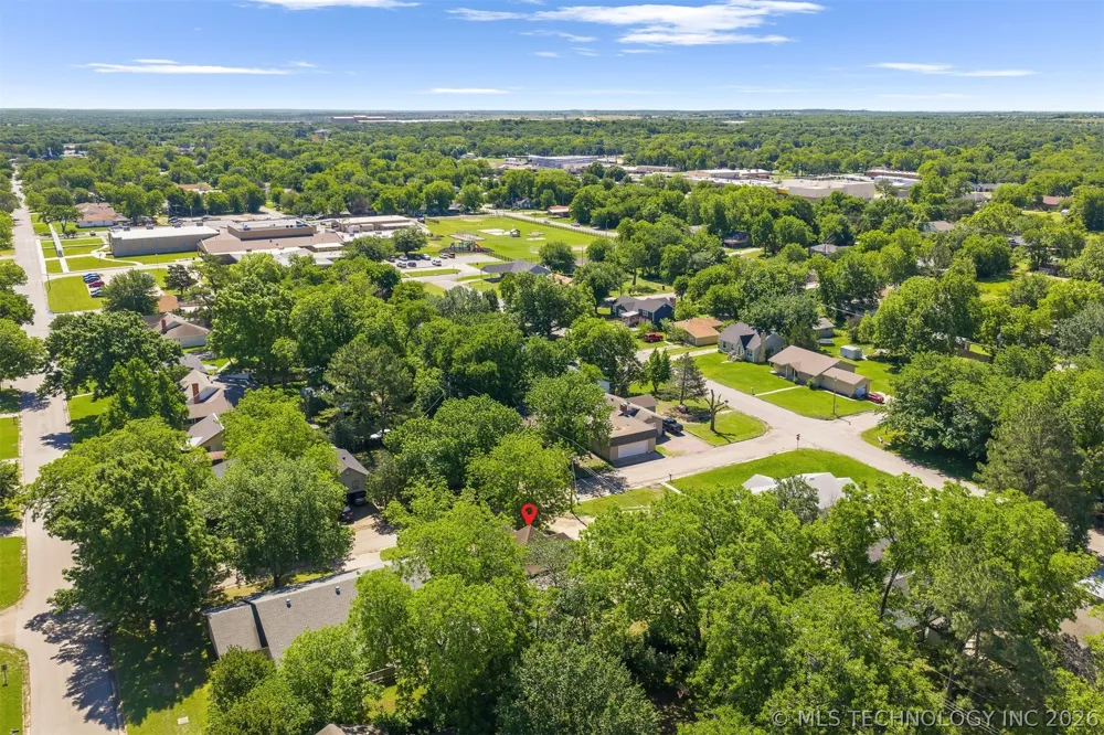 302 S 10 Madill, OK 73446