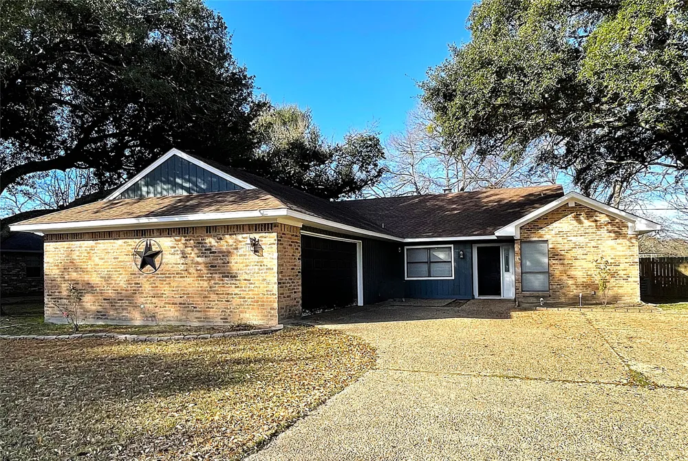 3 Circle Drive Teague, TX 75860