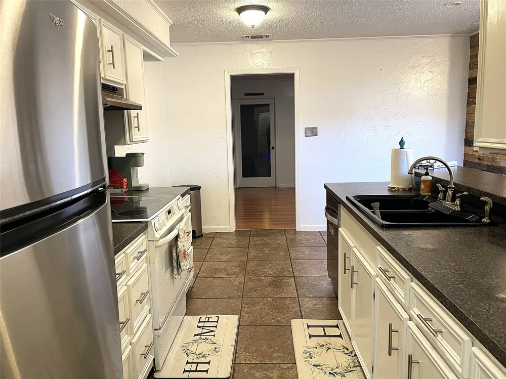 3 Circle Drive Teague, TX 75860