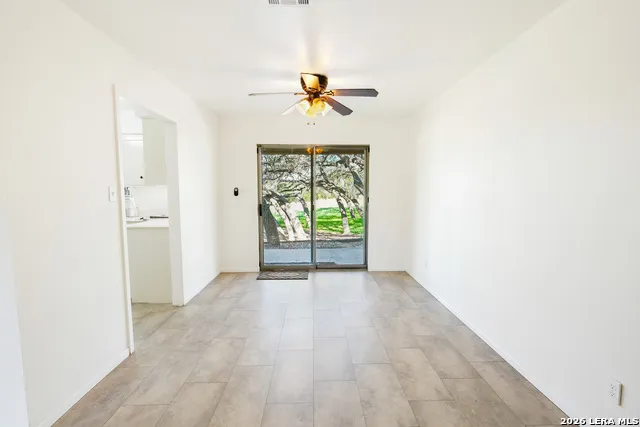 101 DIAMOND J RD S Pipe Creek, TX 78063