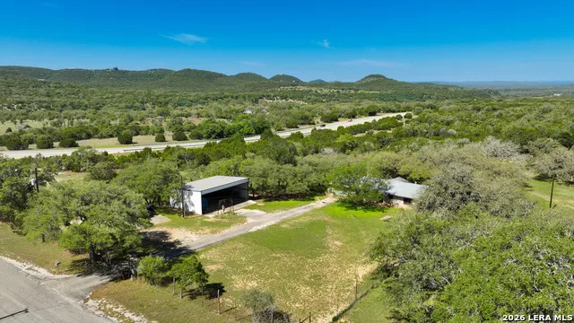 101 DIAMOND J RD S Pipe Creek, TX 78063