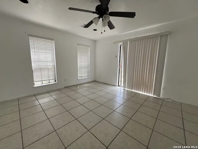 353 Eagle Ridge Floresville, TX 78114