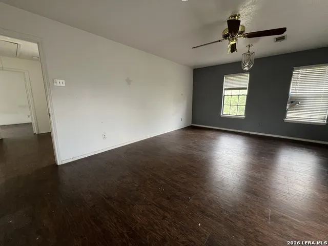 353 Eagle Ridge Floresville, TX 78114
