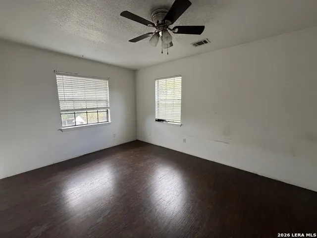 353 Eagle Ridge Floresville, TX 78114