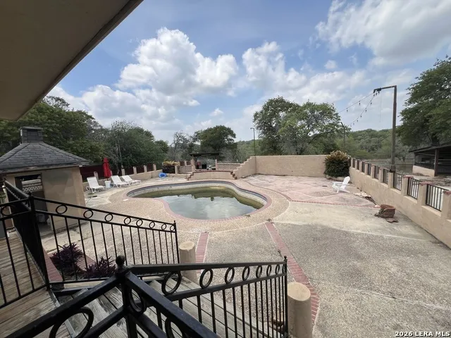 353 Eagle Ridge Floresville, TX 78114