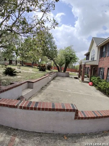 353 Eagle Ridge Floresville, TX 78114