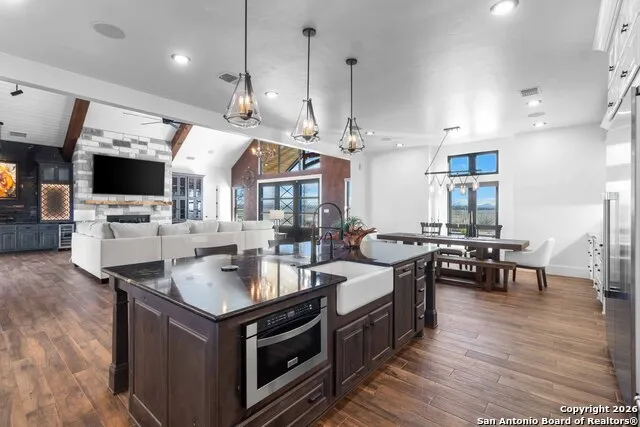 2021 Fm 3240 Bandera, TX 78003