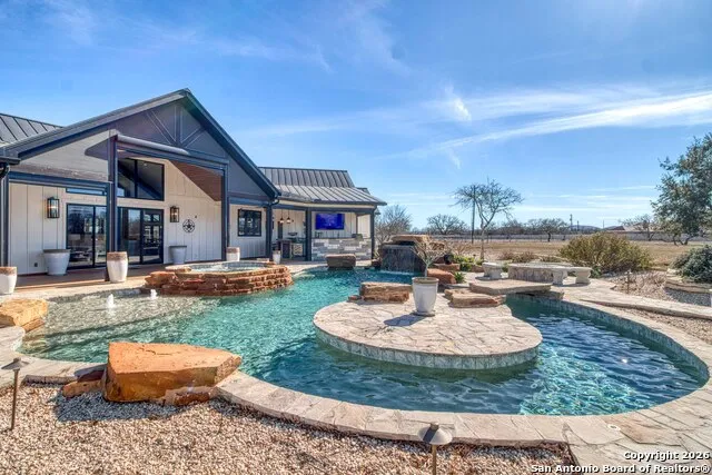 2021 Fm 3240 Bandera, TX 78003