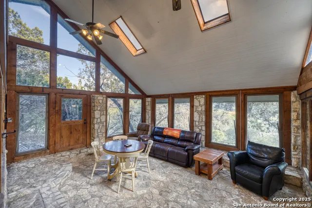 186 Cat Claw Mtn Concan, TX 78838