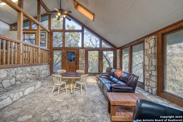 186 Cat Claw Mtn Concan, TX 78838