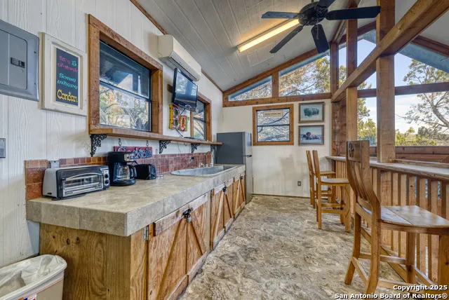 186 Cat Claw Mtn Concan, TX 78838
