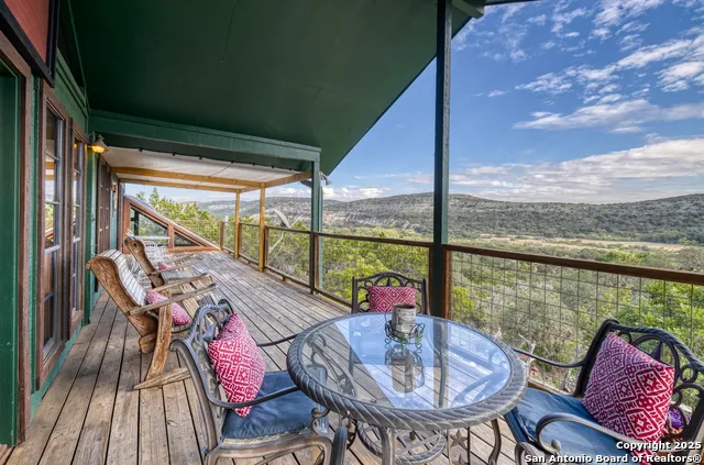 186 Cat Claw Mtn Concan, TX 78838