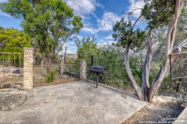 186 Cat Claw Mtn Concan, TX 78838