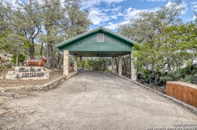 186 Cat Claw Mtn Concan, TX 78838