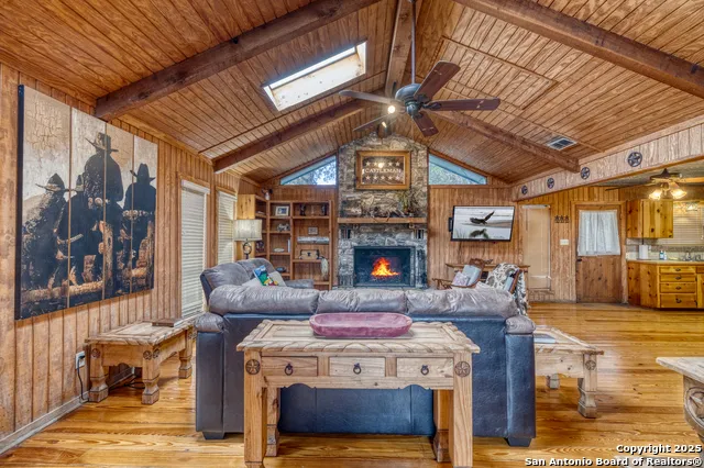186 Cat Claw Mtn Concan, TX 78838